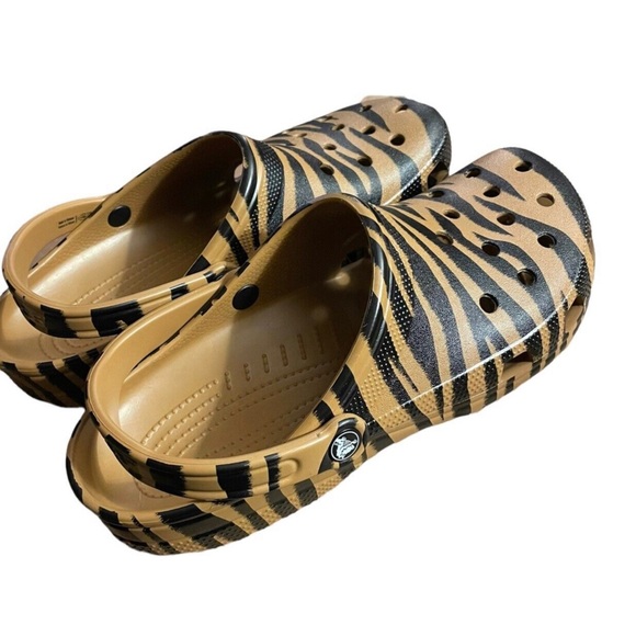 Crocs | Unisex Classic Animal Print Clog Zebra - Picture 2 of 9